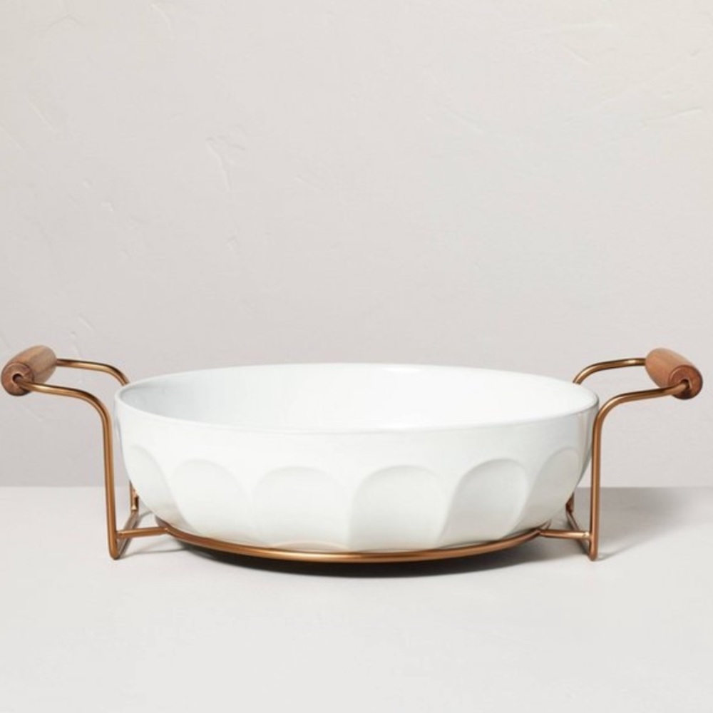 HEARTH & HAND NWT oven to table fluted stoneware round baking dish -cream